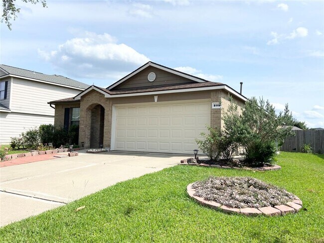 Building Photo - 8119 Yaupon View Dr