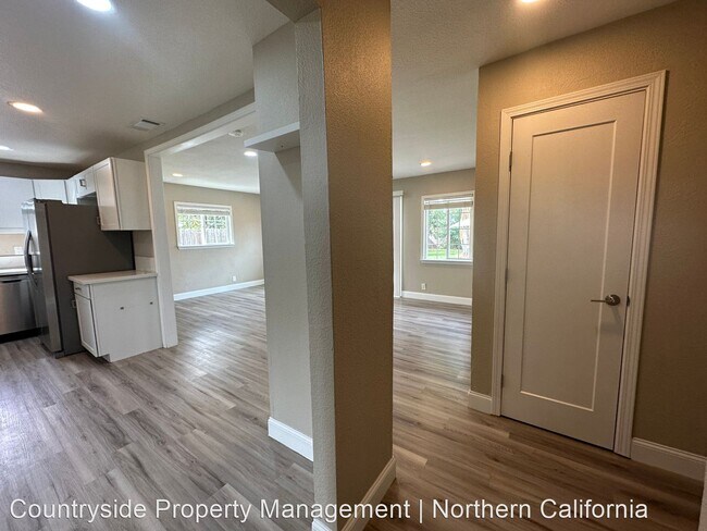 Foto del edificio - 3 br, 2 bath House - 2201 Eicher Ave