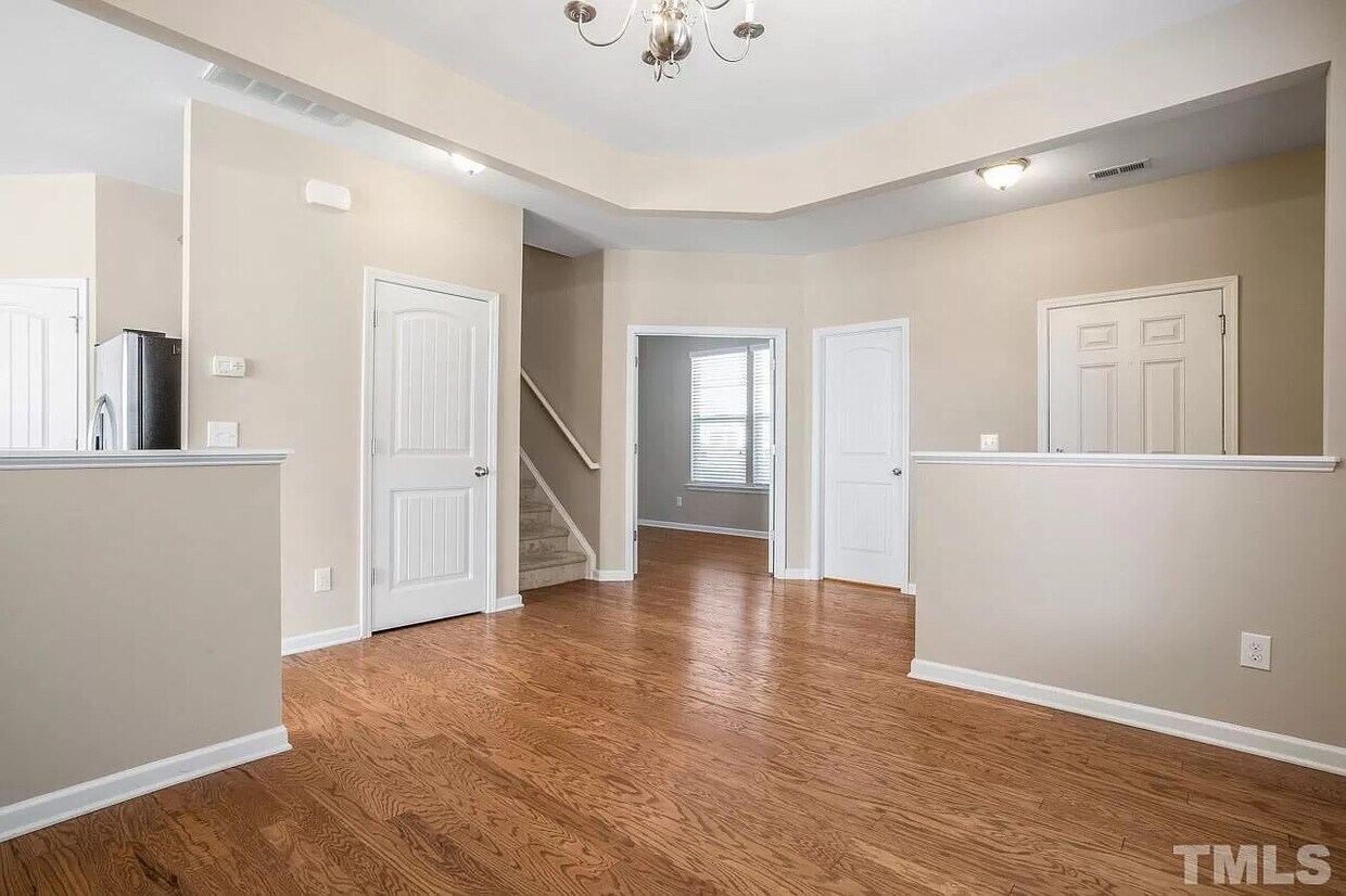 Primary Photo - 4430 Hillsgrove Rd