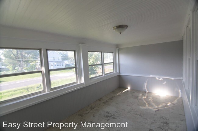 Building Photo - 3 br, 1 bath House - 605 2nd Ave W