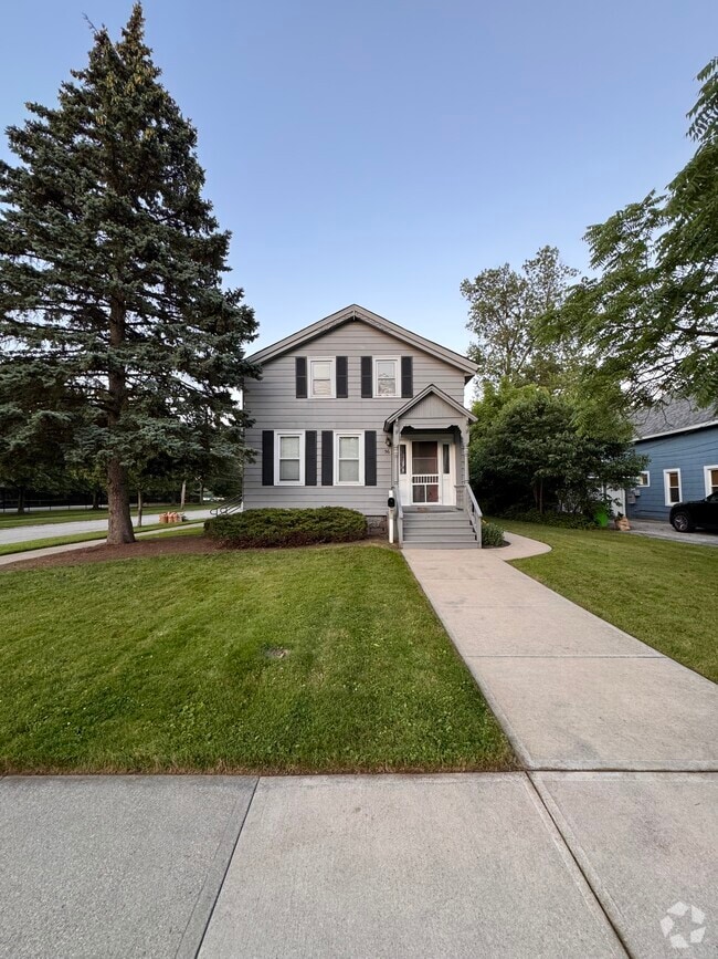Building Photo - 56 Beech St