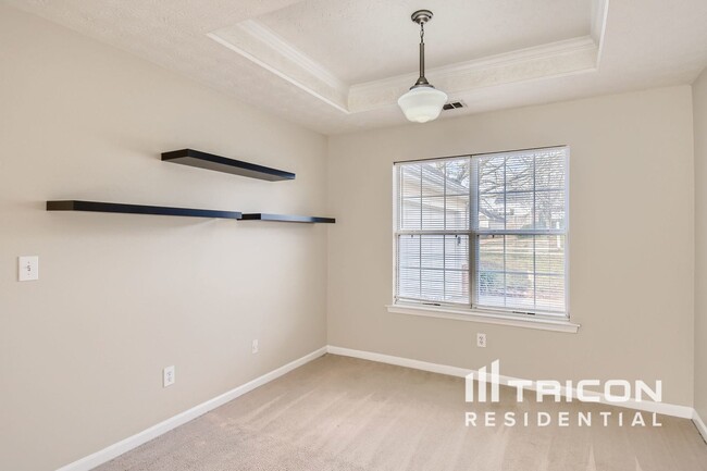 Foto del edificio - 8140 Chapman Terrace