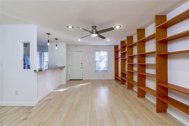 Building Photo - 1240 Barton Hills Dr