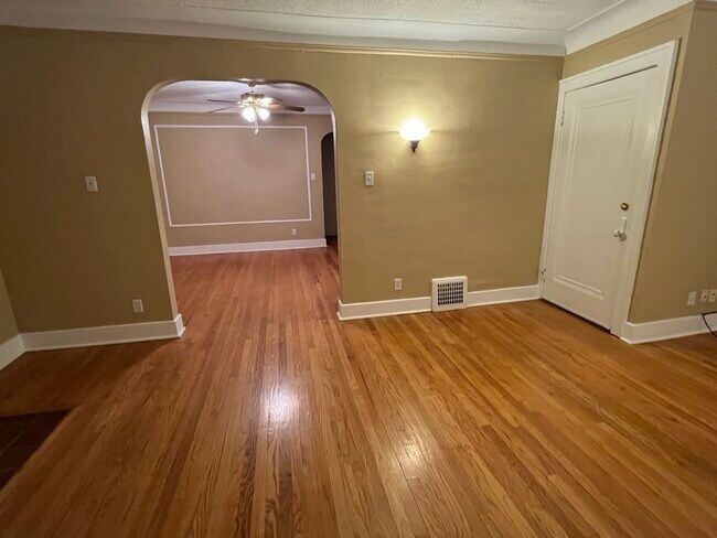 Living room to dining room - 164 Jewell St