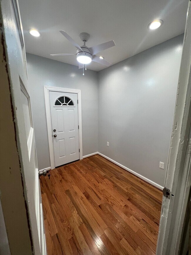 Foto del edificio - 144 Claremont Ave