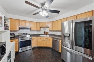 Building Photo - 1508 Harmon Cove Tower