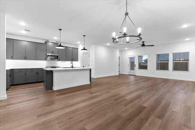 Foto del edificio - Ready for Immediate Move-In!  5-Bed 3-Bath Almost New 2025 2659 SQFT House in Van Alstyne's Rolli...