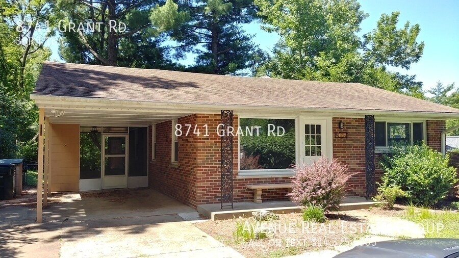 Primary Photo - elcome to this charming 3 bedroom, 1 bath ...