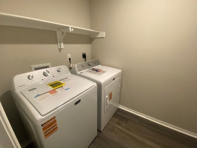 Building Photo - 3 Bedroom/2Bathroom home close to ASU and ...