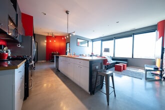 Building Photo - 5601 Smetana Dr