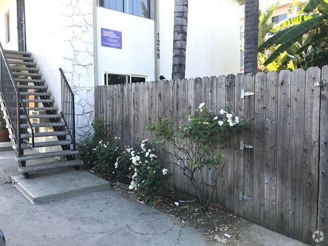 Building Photo - 1248 N Las Palmas Ave