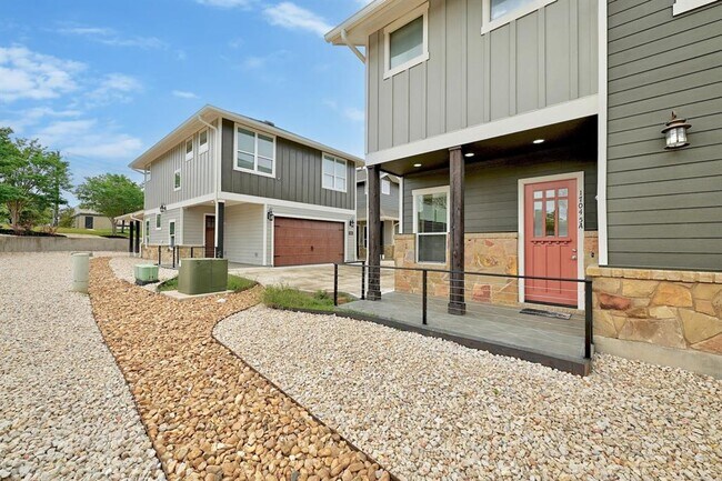 Foto del edificio - 1700 Cedar Bend Dr