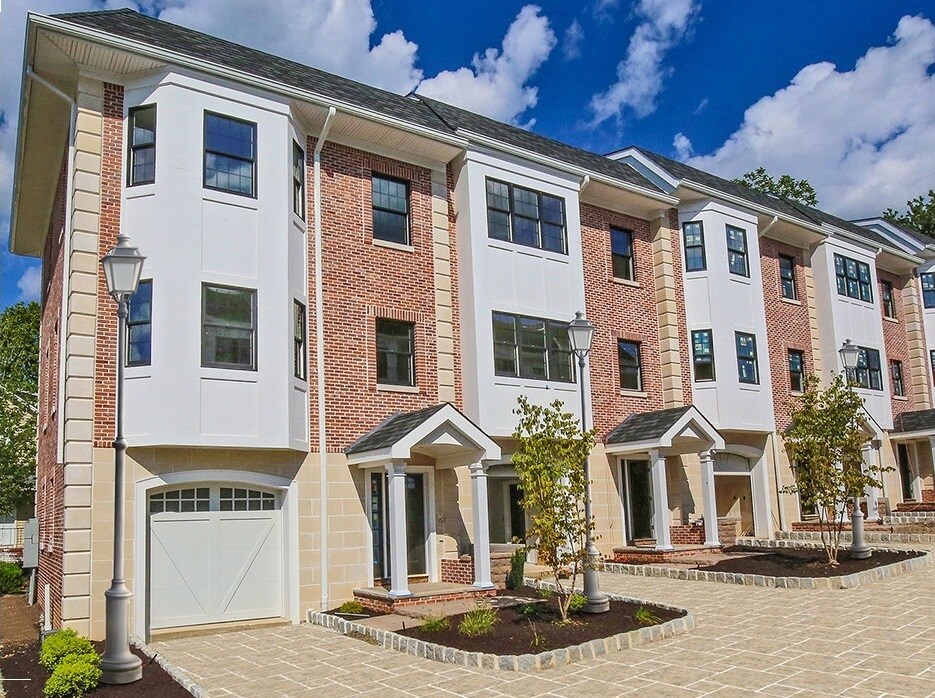 4 Central Ave, Caldwell, NJ 07006 Townhome Rentals in Caldwell NJ