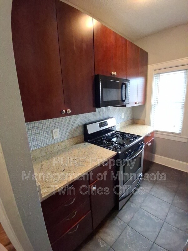 Foto del edificio - 2881 Irving Ave S