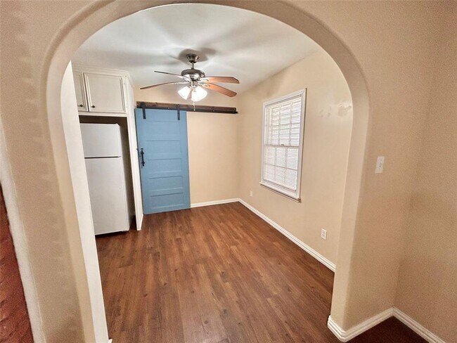 Foto del edificio - 1611 Campbell Ln