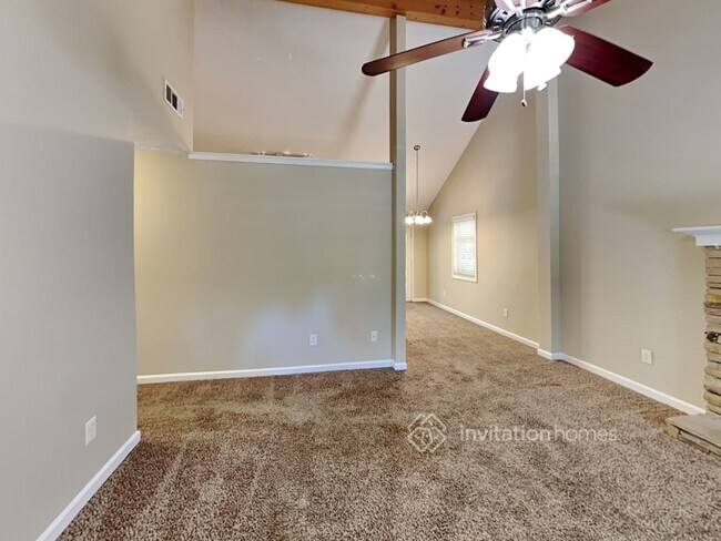Building Photo - 3305 Catalina Dr