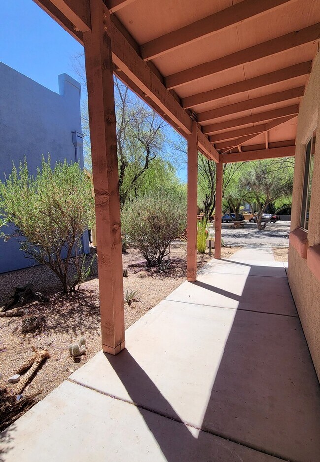 Foto del edificio - Welcome to this stunning two-story home lo...