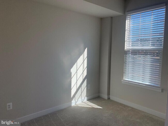 Foto del edificio - 14036 Sunrise Valley Dr