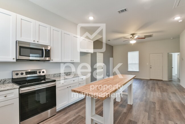 Foto del edificio - $1750! 3Bed/2Bath in Fort Worth! Get your ...