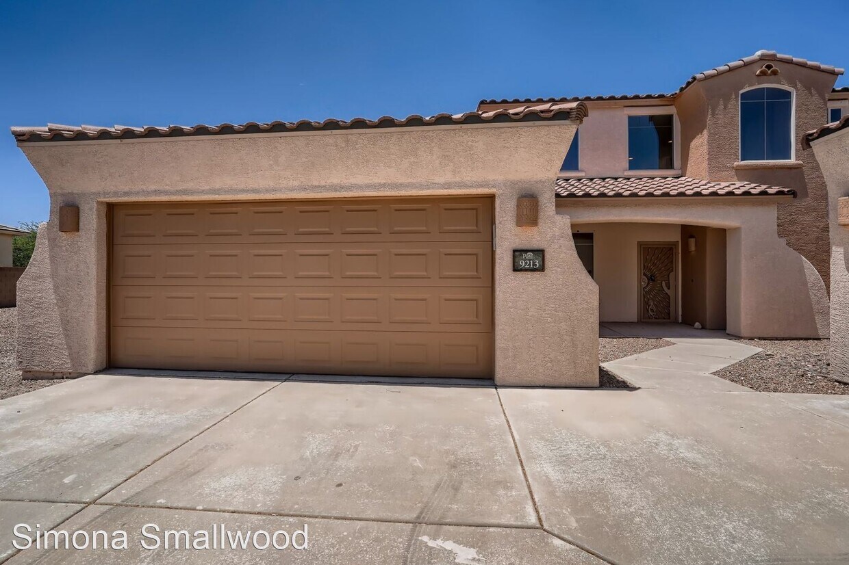 Primary Photo - 4 br, 2.5 bath House - 9213 N Desert Earth...