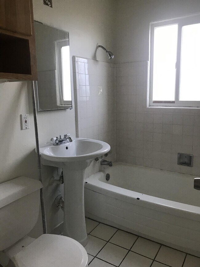 Foto del edificio - 5 N 100 E