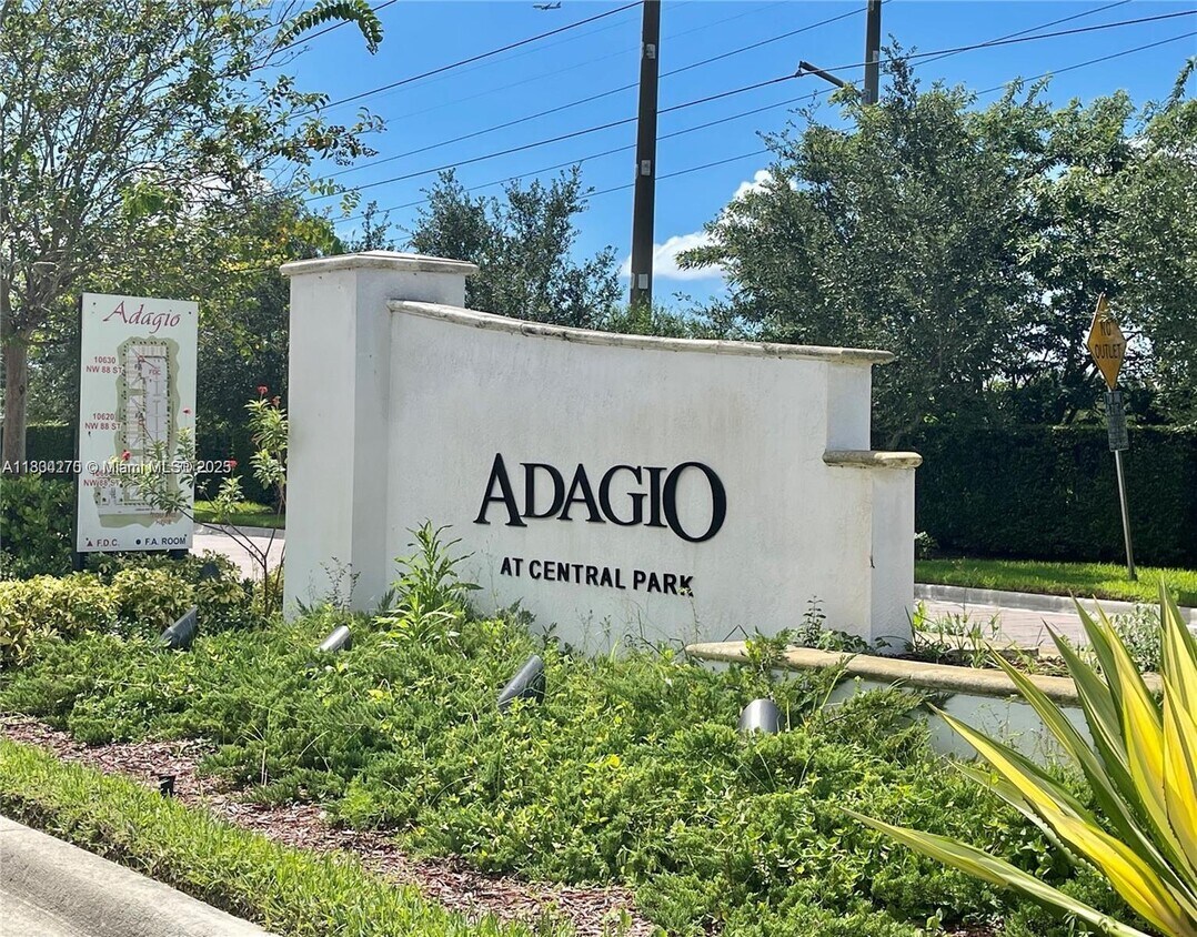 Foto principal - 10630 NW 88th St