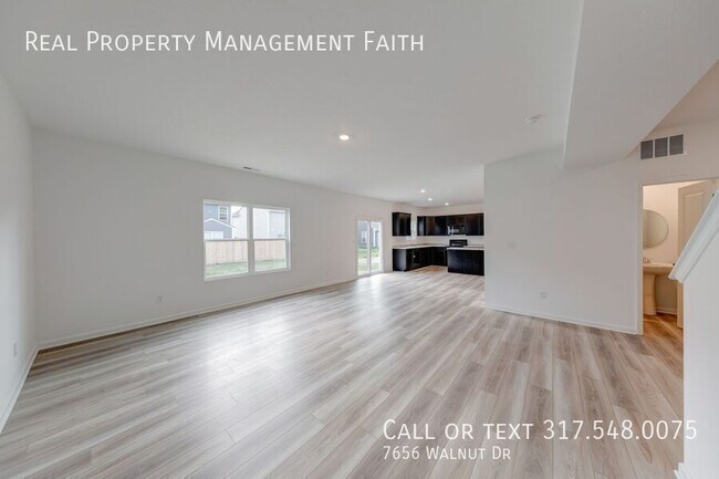 Foto del edificio - 7656 Walnut Dr