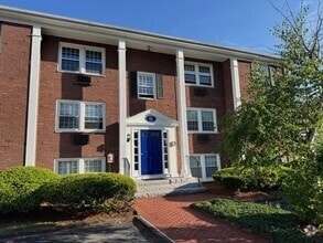Building Photo - 17 Sinai Cir