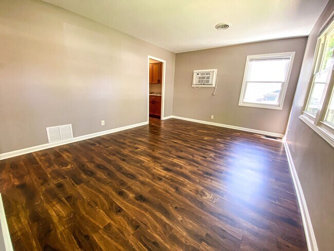 Foto del edificio - 3 Bedroom Single Family