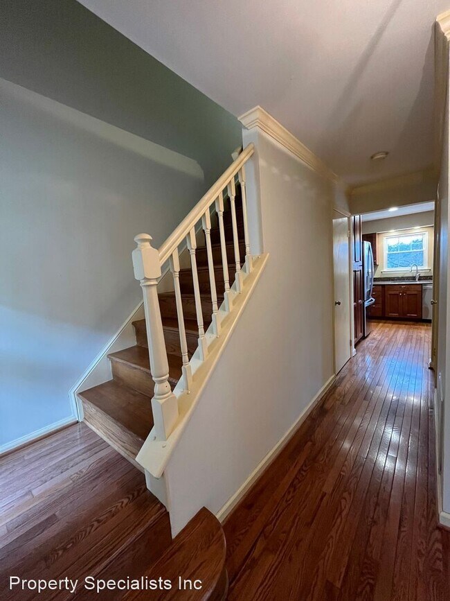 Building Photo - 3 br, 2.5 bath House - 11 Vandercastel Road
