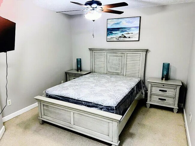 Foto del edificio - 2 Bedroom 1.5 Bath Near Navy Base