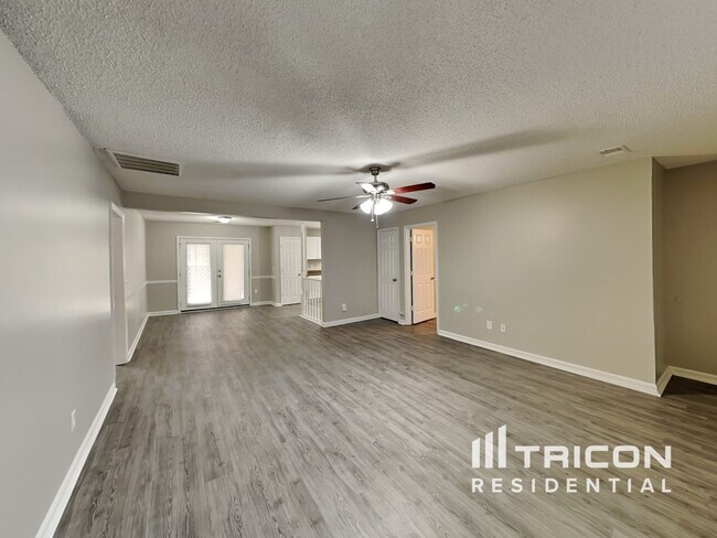 Building Photo - 621 Riverwalk Way