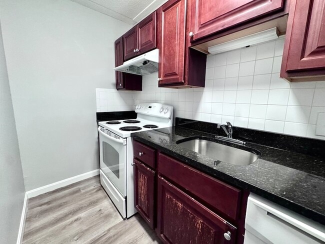 Photo - 60 Pleasant St Apartment