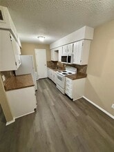Building Photo - 1033 S Brookside Ave