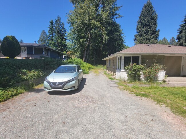 Building Photo - Spacious 2-Bedroom Home on Over Half an Ac...