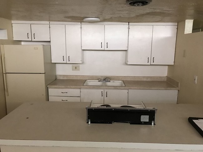 Building Photo - 1676 Riviera Dr