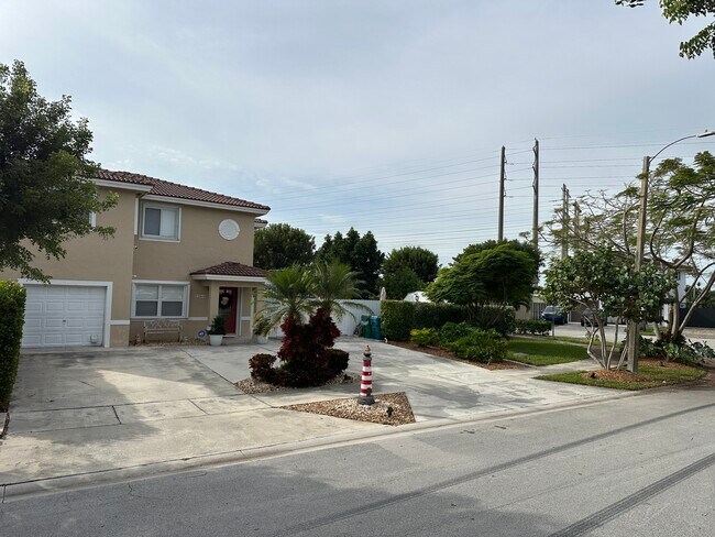 Building Photo - 12844 SW 256th Ter