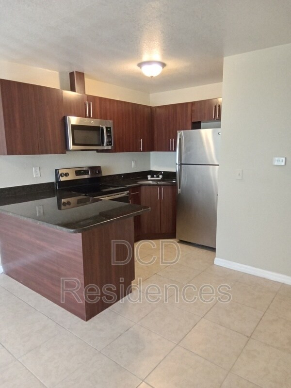 Foto del edificio - 612 Sally Ln S