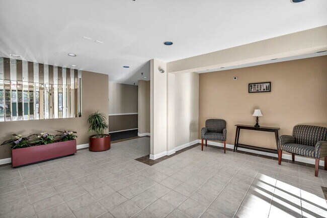 Building Photo - 5400 Astor Ln