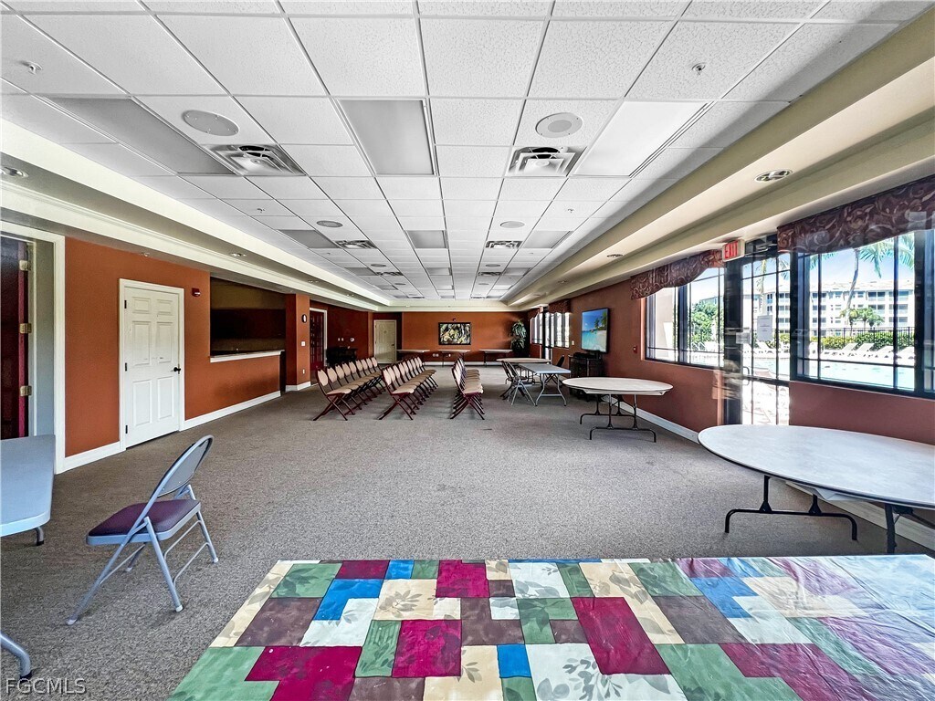 Foto del edificio - 8550 Kingbird Loop