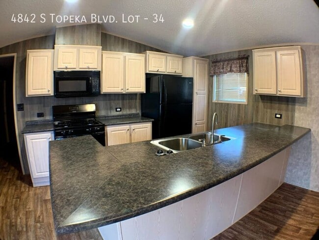 Foto del edificio - 4842 SW Topeka Blvd