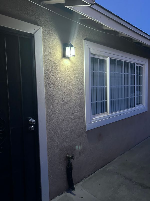 Building Photo - 3359 1/2 Sequoia Drive