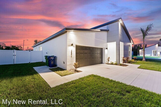 Foto del edificio - 4 br, 2 bath House - 330 Royal Palm Way