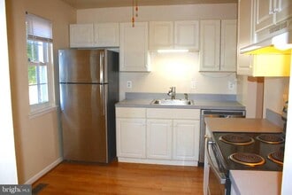 Building Photo - 7438 Ardglass Dr