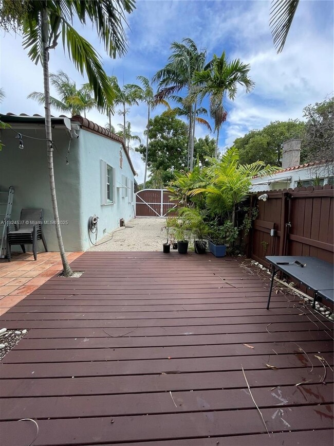 Foto del edificio - 2280 SW 20th St