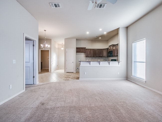 Photo - 4 Bedrooms/2 Baths/3Car - Deer Creek Schools - Gated Community of North Roselake Villas House