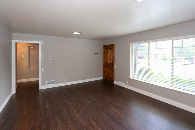 Building Photo - 2493 E 1700 S