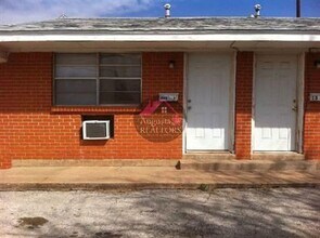 Building Photo - 1397 Cedar Crest Dr