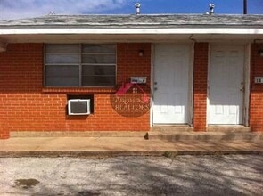 Building Photo - 1397 Cedar Crest Dr