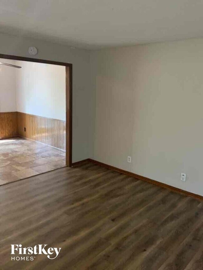 1213 SE Langsford Rd, Lee's Summit, MO 64063 House Rental in Lee's Summit, MO